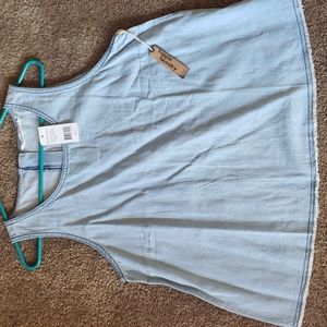 Hippie Laundry Chambray Denim Top NWT size Large